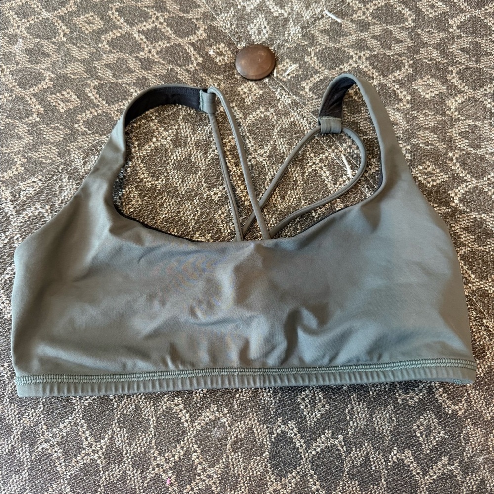 Lululemon sports bra